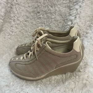 TSUBO Wedge Leather & Mesh khaki & beige Sneakers SZ9